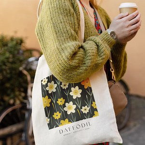 Birth Month Flower Tote Bag, Botanical Aesthetic Canvas Totebag, Personalized Bridal Party Gift, Bridesmaid Tote Gift, Bestfriend Gift - Etsy Canada