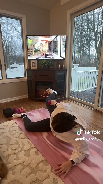 Day 6 of Pilates Challenge with Izzy