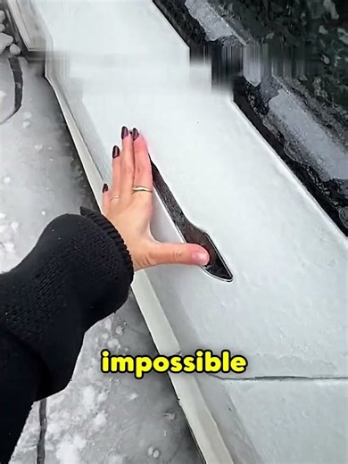 Tesla's FROZEN door handle problem explained 🥶