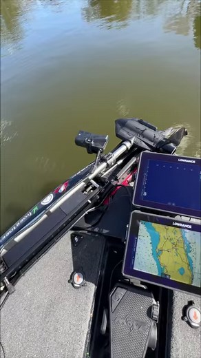 It’s here, the best trolling motor I’ve ever used! POW💥 Power-Pole #powerpole #move #bassfishing #fishing | Chris Lane Fishing