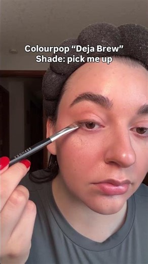 A little hack #colourpop #eyeshadowtutorial #makeupmonday #makeuphacks #fiveminutemakeup