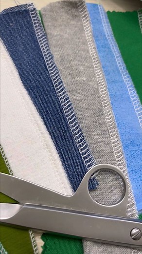 ➡️ Напівпромисловий оверлок Bernette FunLock B44 швейцарського походження, в надійності якого не доводиться сумніватися. 🔹Виконує 15 видів краєобметувальних операцій (в т.ч. рольові та псевдорозпошивальні шви) 🔹Переналаштовується з 4-х на 3-х і 2-о ниткові шви 🔹Плавне регулювання параметрів шва 🔹Пристрій диференціальної подачі тканини 🔹Регулятор тиску лапки на тканину 🔹Внутрішній металевий каркас 🔹Підсвічування LED робочої зони шиття 🔹Максимальна швидкість - 1300 ст/хв 🔹Потужний двигун 