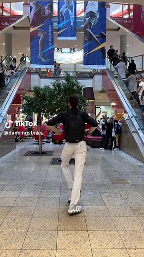 Dance time! Now your turn to do circle glide moonwalk 🩰