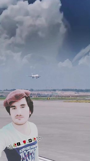 Airplane Landing Sequence Captured in Stunning Clips