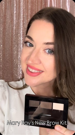 Sarah Scinta on Instagram: "Loving Mary Kay’s new brow kit!! This is my second time using it - let me just say - a little goes a long way! I love how easy it is to apply & it’s staying power! Even better that it can match any color PERFECTLY! 🥳❤️ Ps. My shade is dark brunette - it also comes in blonde & brunette! Which shade do you think you’d be? . . . . . . . #brows #browtutorial #marykay @marykayus #makeup #love #makeup #makeuptutorial #entrepreneur #workfromhome"