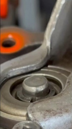 How to install the valve,spring and sealing o-ring of the Chevrolet Head? #shorts #chevrolet #diy