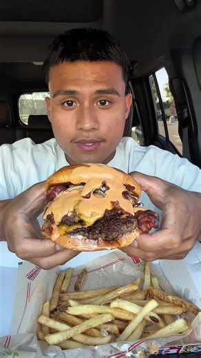 Chili's Burger Review: Massive Burger Mukbang & What to Order