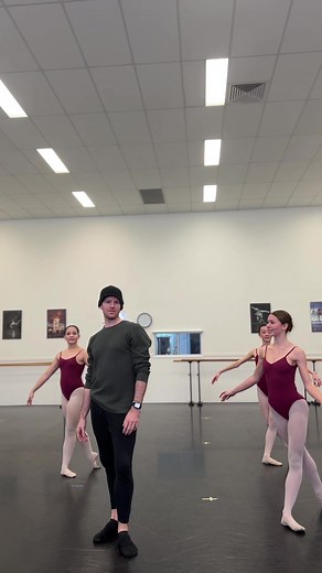 Remaking Iconic Scene from Center Stage | Center Stage Movie Clip