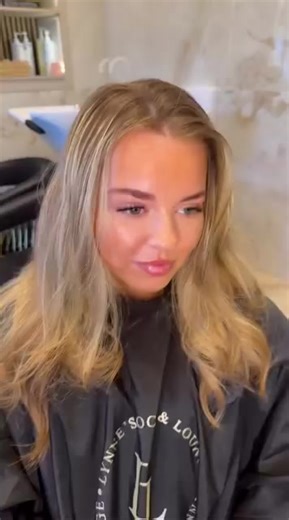 This look is absolutely stunning — that soft, dimensional blonde with those polished waves is pure luxury ✨ @K18 Hair #k18hair #HairTok #hairinspo #haircolor #SalonVibes