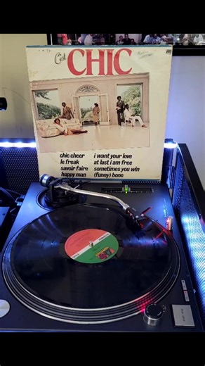 Starting the week with this Disco classic by Chic that lit up the dancefloor. #chic #djapaza #disco #70smusic #oldschool | dj_apaza