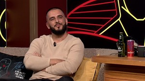 Gold AG: “Prej klasës së 7-të kam punu në gazetën Koha Ditore🗞” | Robi plaket kur don vet