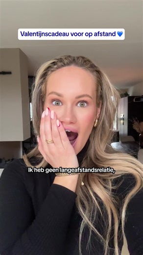 Valentijnscadeau idee: een digitale fotolijst, zodat ik je elke dag herinner aan hoe geweldig wij samen zijn 😏❤️ Vind dit product op bol🔎: Denver Digitale Fotolijst 10.1 inch - Hout - HD - Frameo App - Fotokader - WiFi - 16GB - IPS Touchscreen - PFF1042LW Deel al jouw foto's én videos met de Denver PFF1042! Deze digitale fotolijst heeft een HOUT LOOK. De fotolijst is heeft een groot 10.1'' scherm met IPS touchscreen en is voorzien van de Frameo app! Dit is dé app als het gaat om digitale fotol