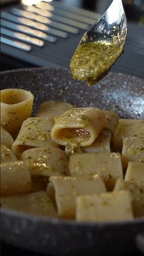 Mezza Manica with Pesto & Truffle Sauce | Urbani truffles US