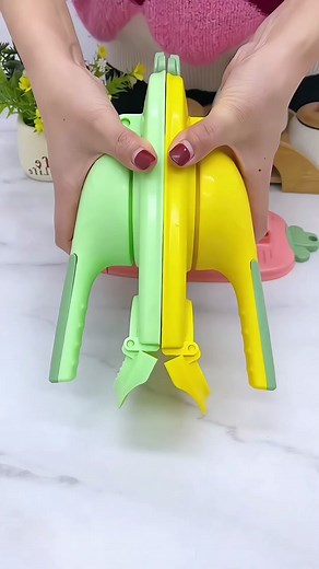 Mastering Dumpling Making with a Plastic Dumpling Maker