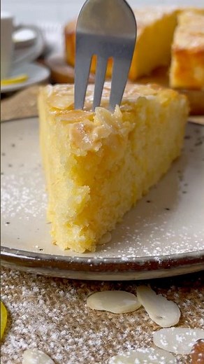 Lemon Almond Cake 🍋