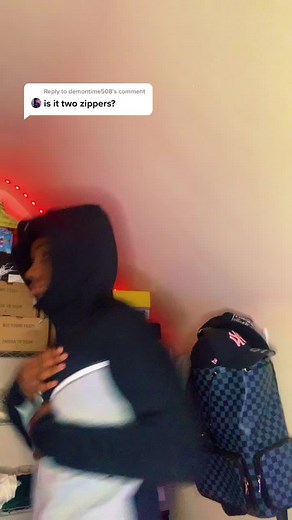 Nike Outlet Springfield MO - Two Zips on Nike Jacket Explained