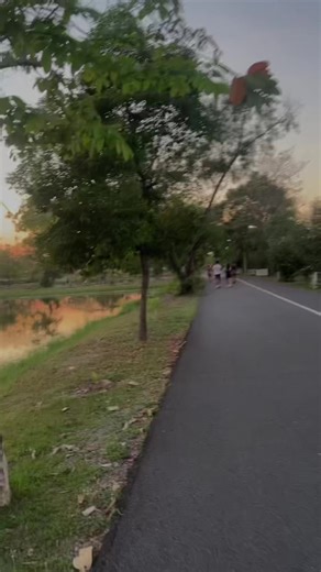 #นักวิ่งสายฮา #วิ่งส่องหนุ่ม #วิ่ง หลอกเพื่อนมาวิ่ง@พิ้งค์ลองแล้ว“ดี”✨💕🌻