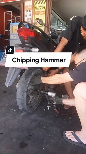 Cara Buka Velg Motor Matic Yang Macet | Air Chipping Hammer