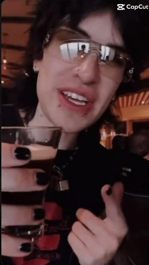 Jake Weber Johnny Gilbert, getting drunk in a cruise, putting the full video 🖤🖤🖤🖤￼￼
