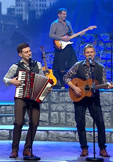 Soft, simple, and timeless 💫 #irishsongs #celticthunder | Irish Songs