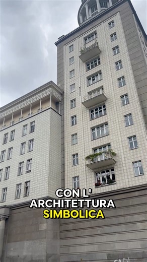 Un tempo Berlino aveva una via dedicata a Stalin: la Stalinallee,...