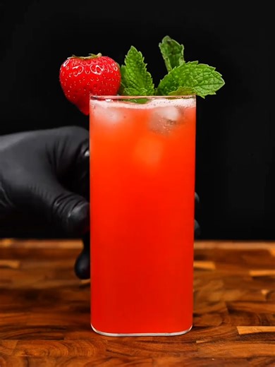 Strawberry Juice ASMR 😋🥤