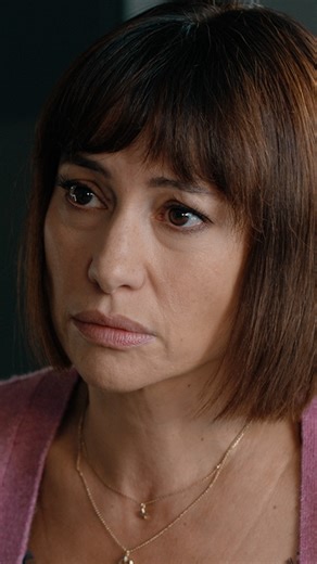 Después de que su hija desaparezca tras una noche de festival, sus padres recientemente divorciados se reúnen para intentar encontrarla. La película 'Padres' ya está disponible. | Netflix