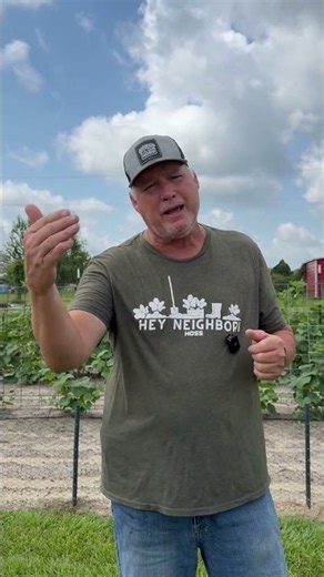 Timing is everything when it comes to prepping your fall garden. #fallgarden #growhoss