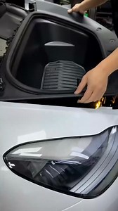 «Ærlig talt, det er slik bilen burde ha kommet fra fabrikken.😤» - Det er det vi hører hver dag. Før gruet jeg meg til å lukke frunken min – fingeravtrykkene, den klønete dyttingen, frykten for å bulke den. Etter en 30-minutters installasjon, er det nå min favorittfunksjon. Et forsiktig slipp, et tilfredsstillende klikk, og perfekt justering hver gang. Det er en total game-changer. | Grundig-Auto