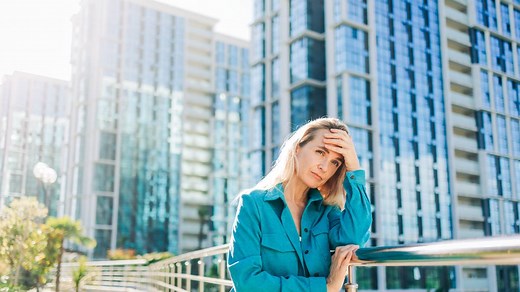 6 Early Signs of Dementia Doctors Urge Women Not To Ignore