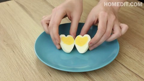 How To Make Easy Heart Shaped Eggs