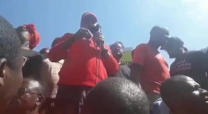 #UTM president Saulos Chilima addressing the people at Kamuzu Central Hospital roundabout. Reported by Faith Kadzanja, @FKamtambe #TimesNews #June20Demos | Times 360 Malawi