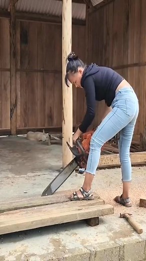 2.2K views · 41 reactions | How to make a window frame with square slats-Build log Cabin #build #survival #shelter #Outdoors #bushcraft #viral #idea #farm #fypシ | Alison Netherveth | Facebook