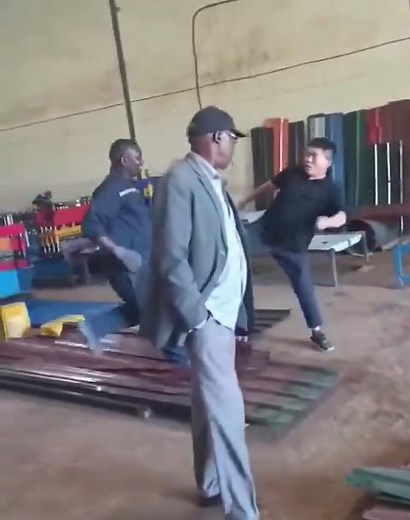 292K views · 1.5K reactions | Mr.lee somewhere in africa | Thomas Shangula | Facebook