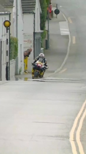 A welcome back wheelie from @conorcumminsiom 👏 #TT2023 #Watchlive #Roadracing #iomtt | Isle of Man TT Races