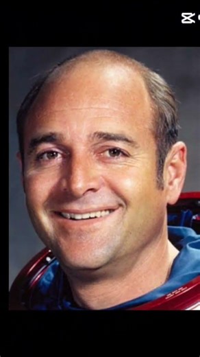 Ronald Evans the command module pilot of apollo 17🚀👨‍🚀🌕