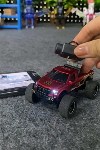 The world's smallest FPV remote. control car. It comes with a built-in recording function. Ready to use it as a spy? 👀 #remotecontrolcar #rccar #FPV #fpvcar #rc