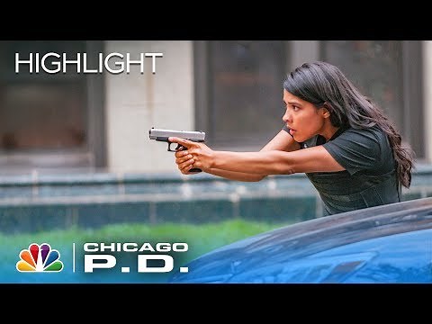 We've Got a Runner! - Chicago PD (Episode Highlight)