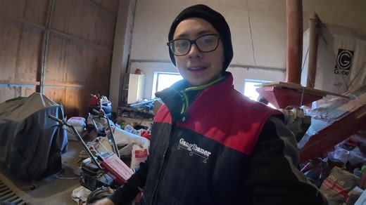 Hir das heutige Video: Heute stand Getreide Umlagernauf dem program. Echter Hofalltag 🚜 Strohschwein-Haltung, Feldarbeit & Landwirtschaft, wie sie wirklich ist. Kein Show – nur echte Arbeit 🌾🐖. https://youtube.com/@strohschwein_halbmayr1?si=QGN7vYU3Cj9lzfhK #Strohschwein #Landwirtschaft #FarmVlog #Bauernhof #Hofalltag