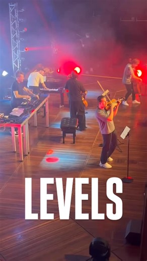 Symphoniacs on Instagram: "Levels - Avicii ❤️ / Innsbruck (Austria) #level #avicii #symphoniacs #violin #cello"