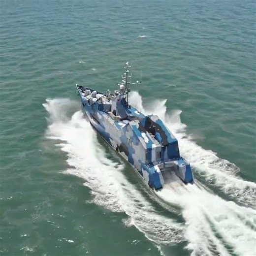 China’s Powerful Missile Boat in Action 🚀🇨🇳 #ChinaNavy #MissileBoat #militarytechnology #Warship