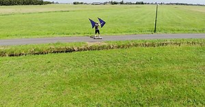 Folding SailStick lets longboarders catch the wind