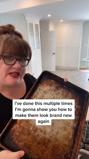 How to Safely Clean Your Oven for a Brand-New Look