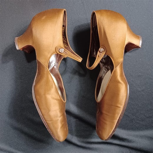 1920s Satin Mary Jane Style Pumps With Chunky Heel and Button Straps (7.5) - Etsy