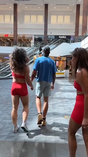 He wouldn't let go of my hand! 😳 🎬 This video was produced by Network Media and Jamie and Blake | Las Vegas Actor Showcase