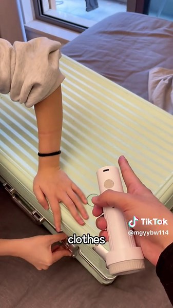 Essential Travel Tips for Overpackers