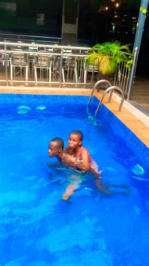 Swimming trick in cold pool 🏊‍♀️😂 #funny