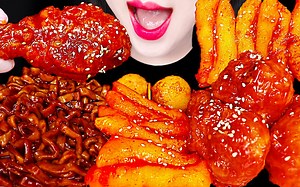 Jane ASMR FRIED CHICKEN NOODLES CHEESE BALL EATING