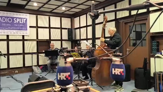 KUD Filip Dević priprema se za starogodišnji program Radio Splita koji je sutra od 10 do 13 sati na vašim omiljenim frekvencijama. | HRT - Radio Split