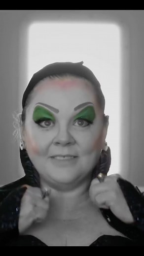 How #MelissaMcCarthy transforms into Ursula for #TheLittleMermaid 🧜‍♀️ | UPROXX